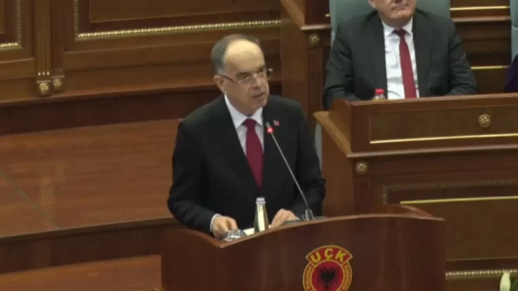 Presidenti Begaj në kuvendin e Kosovës: Historia nuk mund të rishkruhet, e vërteta është me UÇK