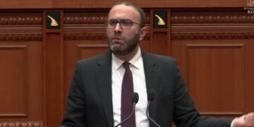 “Do jeni lëkurë këpuce për SPAK”, Bardhi akuza mazhorancës: Nuk ka integrim pa i hequr imunitetin Ballukut