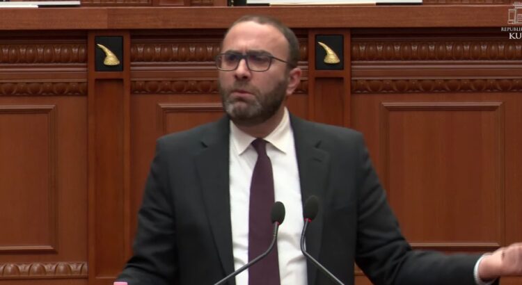 “Do jeni lëkurë këpuce për SPAK”, Bardhi akuza mazhorancës: Nuk ka integrim pa i hequr imunitetin Ballukut