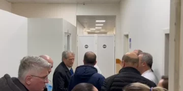 Berisha viziton deputetin Nallbati në Spitalin e Traumës: Goditje me urdhër politik
