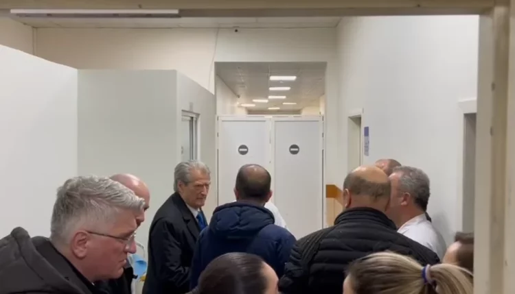 Berisha viziton deputetin Nallbati në Spitalin e Traumës: Goditje me urdhër politik