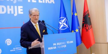 Berisha: Për të mbrojtur veten dhe Ballukun, Rama është gati të rrezikojë edhe integrimin në BE