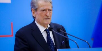 “Rama kishte përgatitur skenarin e gjakderdhjes”, Berisha: Katër protestues u qëlluan nga snajperët e Sokol Bizhgës