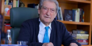 Gazi lotsjellës/ Berisha: Dënoj me forcën më të madhe dhunimin e xhamisë dhe besimtarëve gjatë faljes së namazit