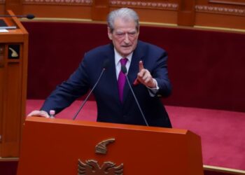 Berisha: Ju jeni e keqja banale, kërkoni të mbroni ballukun por Rama do të ju marrë me vete