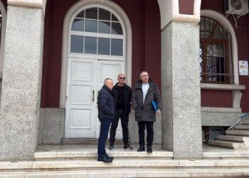 Banorët e Durrësit po takohen me Ramën për projektin TID, deputetët e PD-së nuk lejohen të marrin pjesë