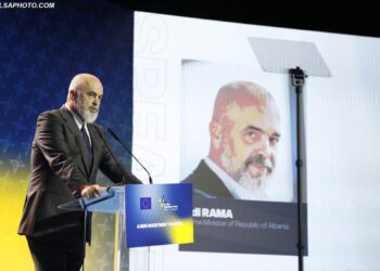 I papezullueshmi Edi Rama, edhe nëse larg qoftë kryeministri…