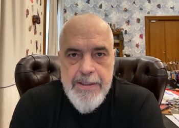 Debati për pagat e gjyqtarëve/ Rama shton sulmet ndaj tyre: Kush jeni ju që të më gjykoni mua?