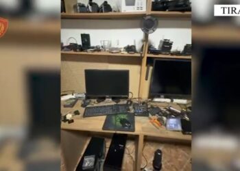 Zbulohet ‘punishtja’ e drogës te “Ali Demi”, arrestohen dy kushërinjtë në Tiranë (Emrat)