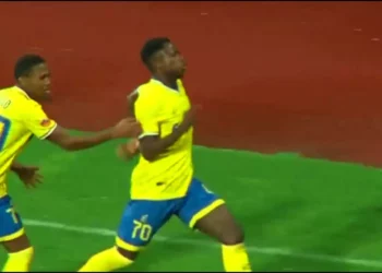 Elbasani rrit presionin ndaj Vllaznisë, mposht Teutën me përmbysje