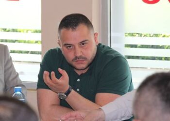 “Më jep 20 mijë Euro”,  I vuri gjobë  zyrtarit të Shëndetit Publik, arrestohet gazetari Elio Laze