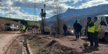 Rrëshqitja e dherave në Librazhd, rrezikohet shtylla e tensionit të lartë