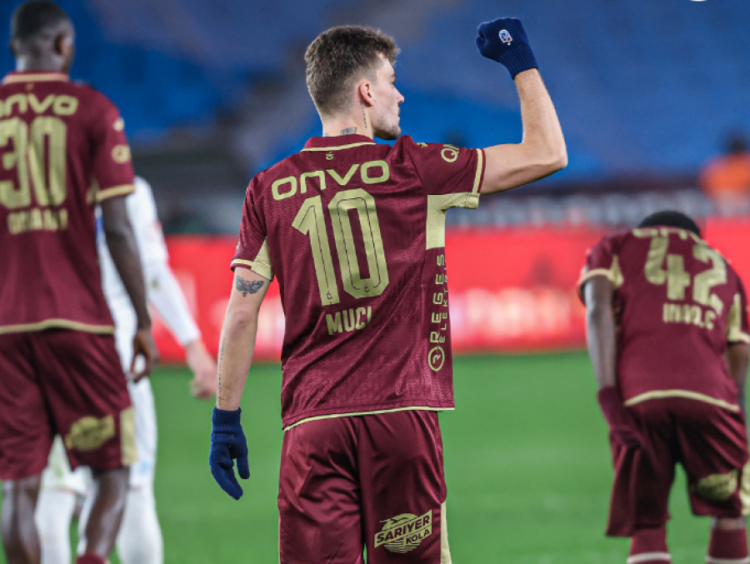 Ernest Muçi vijon të shkëlqejë në Turqi, shtang portierin me një supergol (Video)