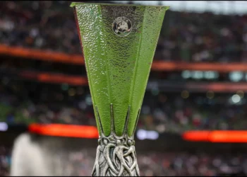 Europa League/ Derbi italian mes Bolognas dhe Romës, Porto gjen Stuttgartin! Tetë përballjet e fazës së 1/8-ave