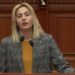Ina Zhupa kundërshton urdhrin e Berishës: Të qëndrojmë në komisione për interesin e qytetarëve
