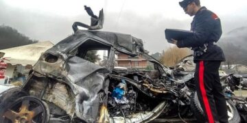 Aksident tragjik në Itali/ Makina përplaset me kamionin e mbeturinave, humb jetën 33-vjeçari shqiptar