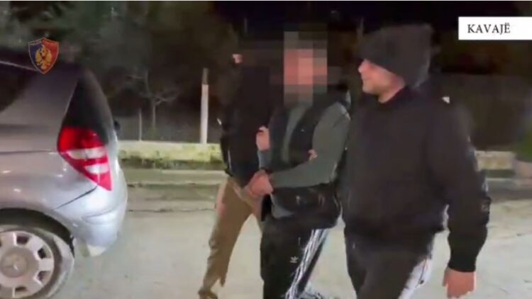 Kavajë/ Kapet Landi Puja, goditi për vdekje 48-vjeçarin pas sherrit për parkimin