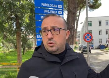 “Llumi deri në qafë!”/ Denoncimi i Korreshit për spitalin e Lushnjës: Nuk ka asnjë pajisje që funksionon