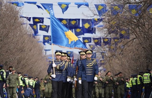 17 shkurti historik! Kosova feston 18-vjetorin e Pavarësisë, mes gjyqit në Hagë dhe protestës për ish-krerët e UÇK