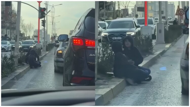 Vdekja e 7-vjeçarit, prindërit vazhdojnë të nxjerrin fëmijët për të lypur mes makinave