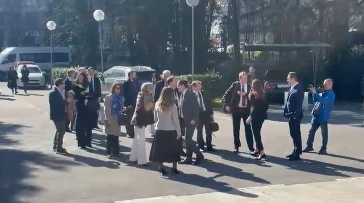 Misioni faktmbledhës i Partive Popullore Europiane shkon në selinë e PD, takim me Berishën