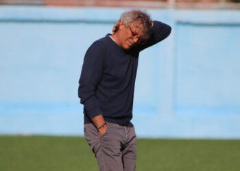 Moriero mungon në mbledhje, Flamurtari vendos përfundimisht për të ardhmen e trajnerit