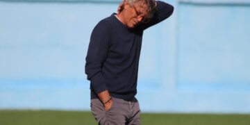 Moriero mungon në mbledhje, Flamurtari vendos përfundimisht për të ardhmen e trajnerit