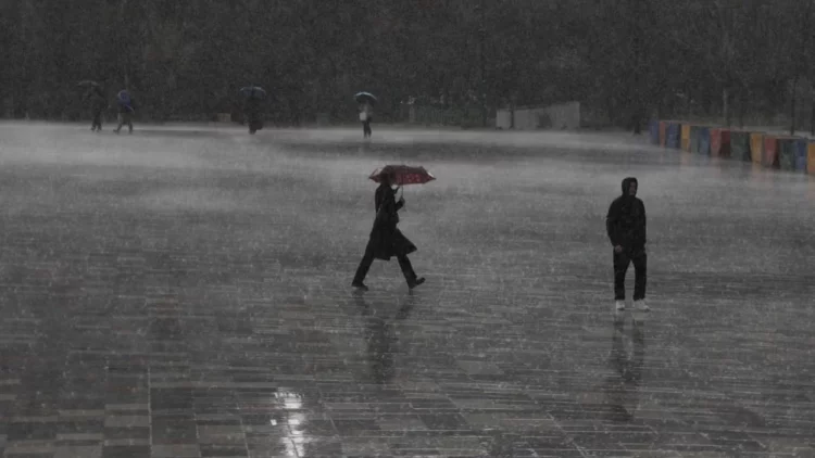 Parashikohen reshje shiu në formën e shtrëngatave, breshër dhe borë