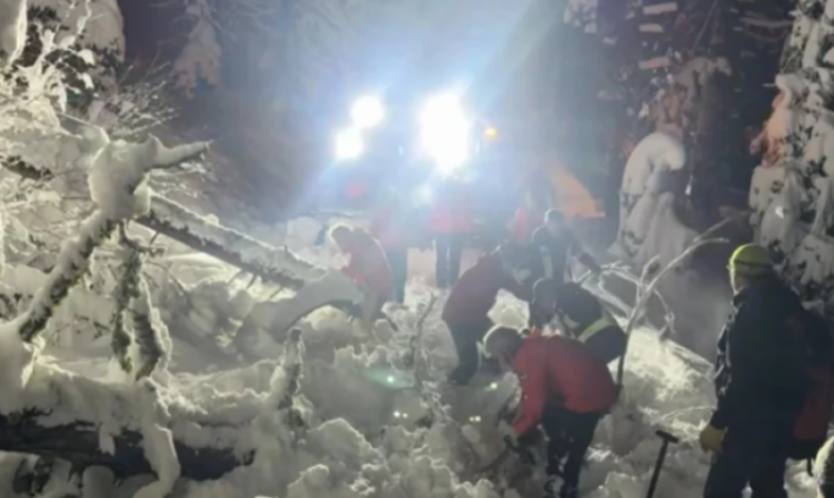 Ortek masiv në malet e Nevadës, vazhdojnë kërkimet për 10 skiatorët e zhdukur