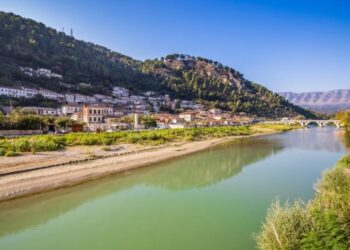 Dyshohet se u vetëmbyt në lumin Osum, nxirret trupi i pajetë i 58-vjeçares në Berat