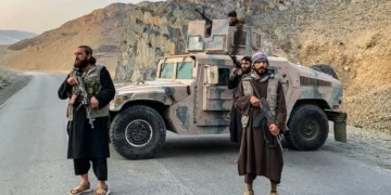 Pakistani i shpall luftë Afganistanit, bombardime masive dhe kërcënime për të shtypur talebanët