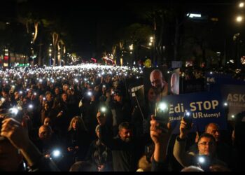 Reuters: Rama shkarkon Ballukun mes akuzave për korrupsion dhe presionit të BE-së