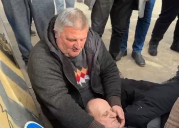 Dita e tretë e protestës në Velipojë, të moshuarit i bie të fikët: Nesër do jemi para SPAK-ut