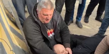 Dita e tretë e protestës në Velipojë, të moshuarit i bie të fikët: Nesër do jemi para SPAK-ut