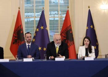 Rama ironizon gjyqtarët: Është koha që të gjithë të shkojmë në paraburgim për shpërdorim detyre