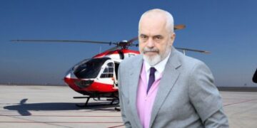 Pasi e izoloi totalisht juglindjen e vendit, Rama niset drejt Korçës me helikopter