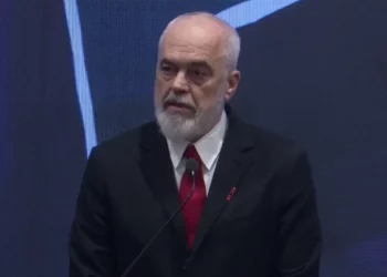 Rama nga Prishtina : Nëse 4 liderët e UÇK-së ‘varrosen’ për së gjalli, duhet të arrestohen edhe Bill Clinton dhe Tony Blair