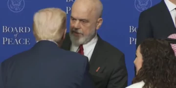 Bordi i Paqes/ Rama bisedon me Trump pas mbylljes së takimit, u bashkohet edhe Osmani