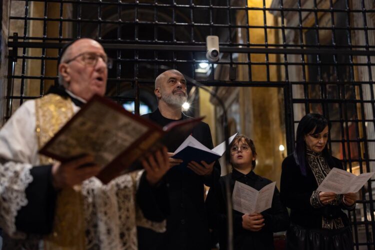 Rama në Vatikan/ Kryeministri lutet që t’i falen mëkatet: O Mari, na udhëhiq në rrugën e së mirës