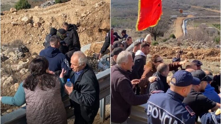 Shtohen përplasjet në Rrjoll! Banorët thyejnë makineritë e kompanisë dhe hedhin në kanal rojet e sigurisë