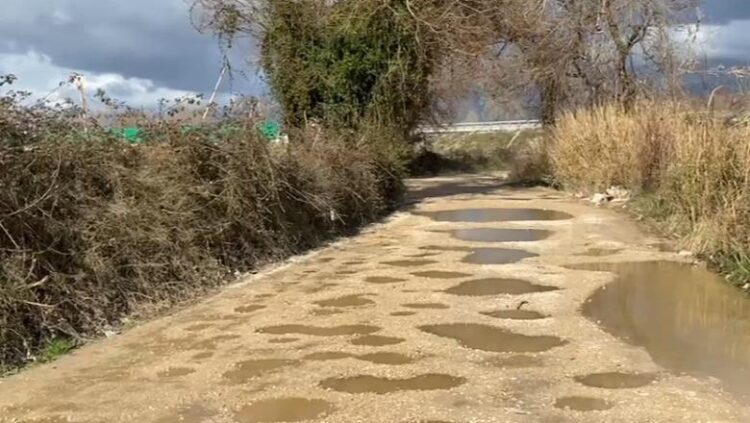 Rruga e pakalueshme/ Banorët e Fushë-Krujës në protestë: Të jesh i sëmurë mbërrin i vdekur në spital