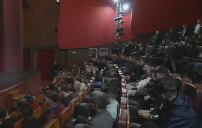 Zëri i të rinjve në Fier: Besojini Ervinit, është shpresa jonë