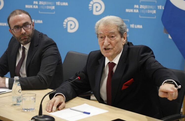 “Rama po sillet si lopë e çmendur”, Berisha akuza gjyqtarëve të Kushtetueses: Sa ju ka paguar Balluku?