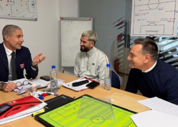 Silvinjo ndjek nga afër lojtarët kuqezi në përgatitjet për ndeshjen e “Play-Off”-it ndaj Polonisë