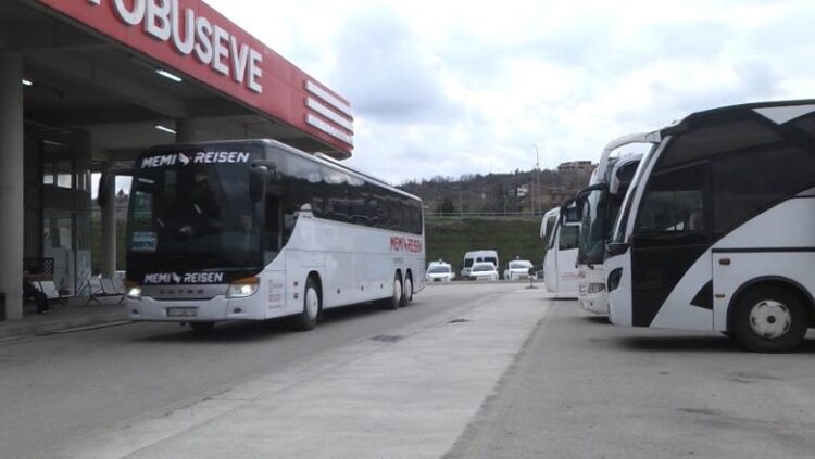 Shembja e rrugës, rritet me 300 lek çmimi i biletës për udhëtarët e linjës Korçë-Tiranë