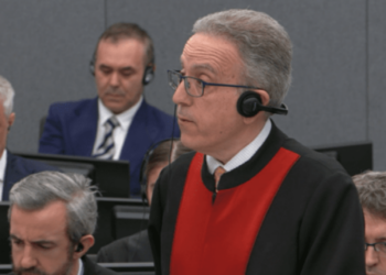 Gjyqi ndaj ish-krerëve të UÇK/ Avokati: Thaçi është i pafajshëm, prokuroria po hedh poshtë dëshmitë e ndërkombëtarëve