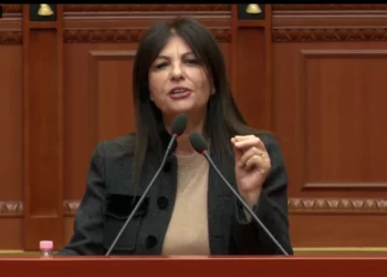 “Nuk të kam takuar kurrë!” Topalli i përgjigjet Ballës: Në 2021 kandidova kundër PD-së se ju kishit kapur Bashën