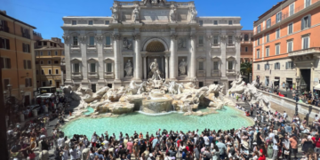 Shatërvani i Trevit në Romë bëhet me pagesë për vizitorët vendas dhe të huaj