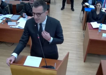 Tension në gjyqin me dyer të mbyllura, Erion Veliaj refuzon avokaten: Nuk e njeh dosjen