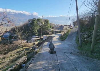 Shembja e Rrugës në Gjirokastër, banorët e tri lagjeve të izoluar prej një muaji